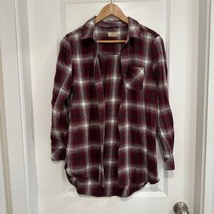 Boston Traders  | Women’s Size Medium Long Sleeve Red Plaid Button Up Flannel